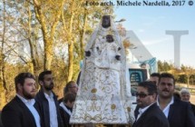 La statua della Madre di Dio Incoronata tra i monteleonesi