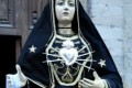 Venerdì di Passione con l’Addolorata portata in processione dalle verginelle