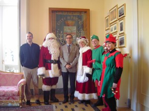 Doni ai bambini pompeiani dalla famiglia Natale