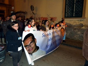 Fiaccolata per le vittime della strada