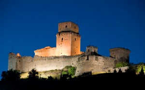 Passeggiando per Assisi di notte