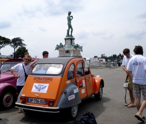 Le mitiche 2 CV Citroen al Piazzale Michelangelo