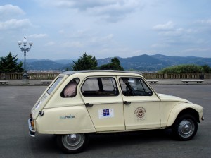 Le mitiche 2 CV Citroen al Piazzale Michelangelo