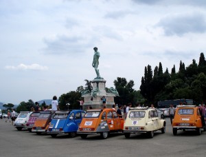 Le mitiche 2 CV Citroen al Piazzale Michelangelo