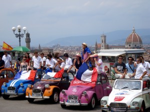 Le mitiche 2 CV Citroen al Piazzale Michelangelo