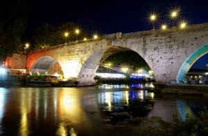 Estate romana lungo le sponde del Tevere