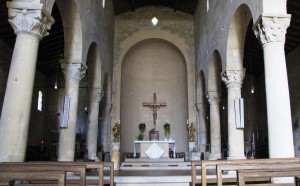 Un paese del Casentino con Pieve e Castello