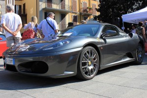 Ferrari in Piazza