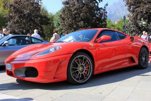 Ferrari in Piazza