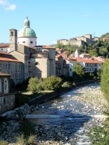 Panchine e libri a Pontremoli