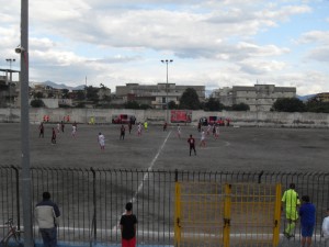 Le squadre si studiano a centrocampo