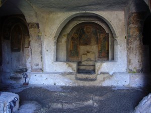 Viaggio nelle chiese rupestri della “Terra delle Gravine”