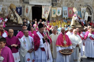 Processione di San Marco vescovo e lancio delle noci