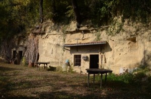 Case grotta di Mombarone