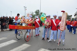 Sfilata di carri, gruppi e meraviglie