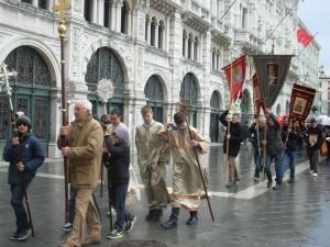 Le 3 comunità ortodosse assieme in processione