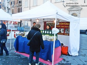 Stands di prodotti tipici italiani