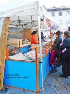 Stands di prodotti tipici italiani