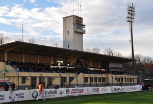 Lungobisenzio – La tribuna dello stadio ora si chiama “Marcello Biancalani”