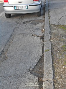 Buche e dissesti del Viale Galilei