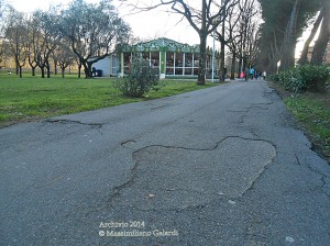 Buche e dissesti del Viale Galilei