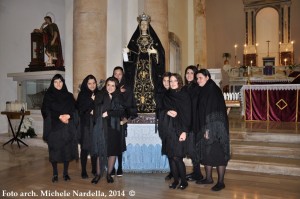 Venerdì di Passione con l’Addolorata portata in processione dalle verginelle