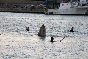 La Madonna che emerge dall’acqua