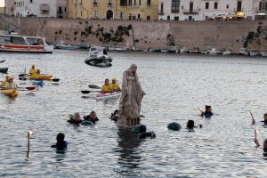 La Madonna che emerge dall’acqua