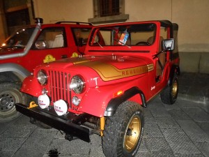 Jeep in piazza