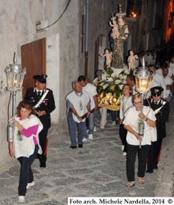 In onore della Madonna del Pozzo e di San Rocco