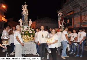 In onore della Madonna del Pozzo e di San Rocco