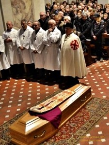 Pieve gremita per i funerali di Don Antonio Pivetta