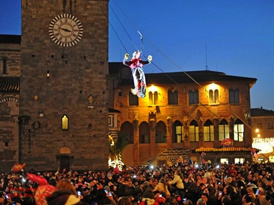 Mesagne, discesa della Befana in piazza Orsini: evento annullato a