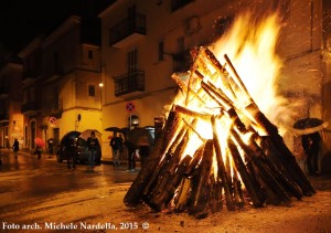 Venerdì di Passione con la <i>fanoja</i> dell’Addolorata