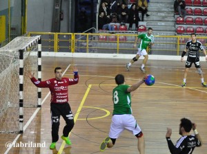 Pallamano serie A, l’Ambra sconfitta nel finale dal Carpi