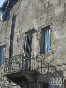 Una palazzina abbandonata nel centro