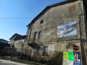 Una palazzina abbandonata nel centro