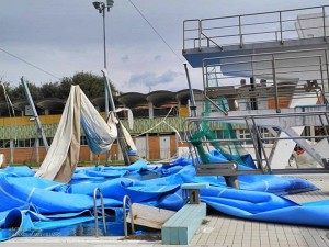 Piscina comunale devastata