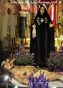 Giovedì Santo con l’Ufficio delle Tenebre e gli altari della reposizione