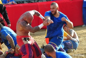 Calcio Storico Fiorentino 2016, semifinale Azzurri-Rossi