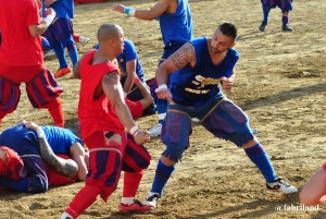 Calcio Storico Fiorentino 2016, semifinale Azzurri-Rossi