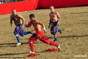 Calcio Storico Fiorentino 2016, semifinale Azzurri-Rossi