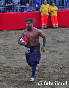 Calcio Storico Fiorentino 2016, semifinale Azzurri-Rossi