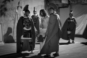 La Via Crucis rionale (dalla parrocchia di San Paolo alla parrocchia di San Domenico)