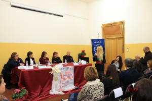 Una panchina rossa contro la violenza sulle donne