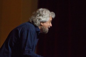 Beppe Grillo al Cilea col suo spettacolo “Insomnia…Ora dormo”
